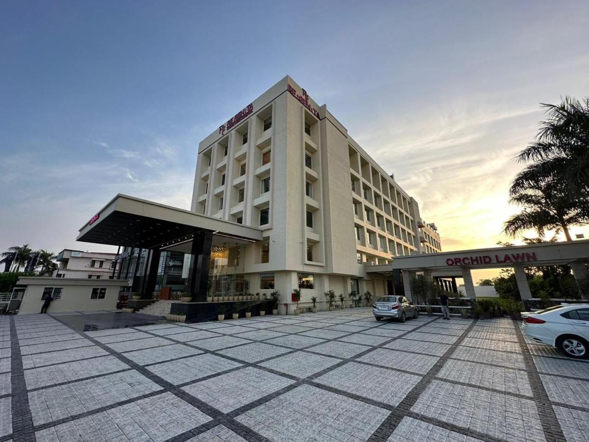 Regenta Dehradun By Royal Orchid Hotels Limited Bagian luar foto