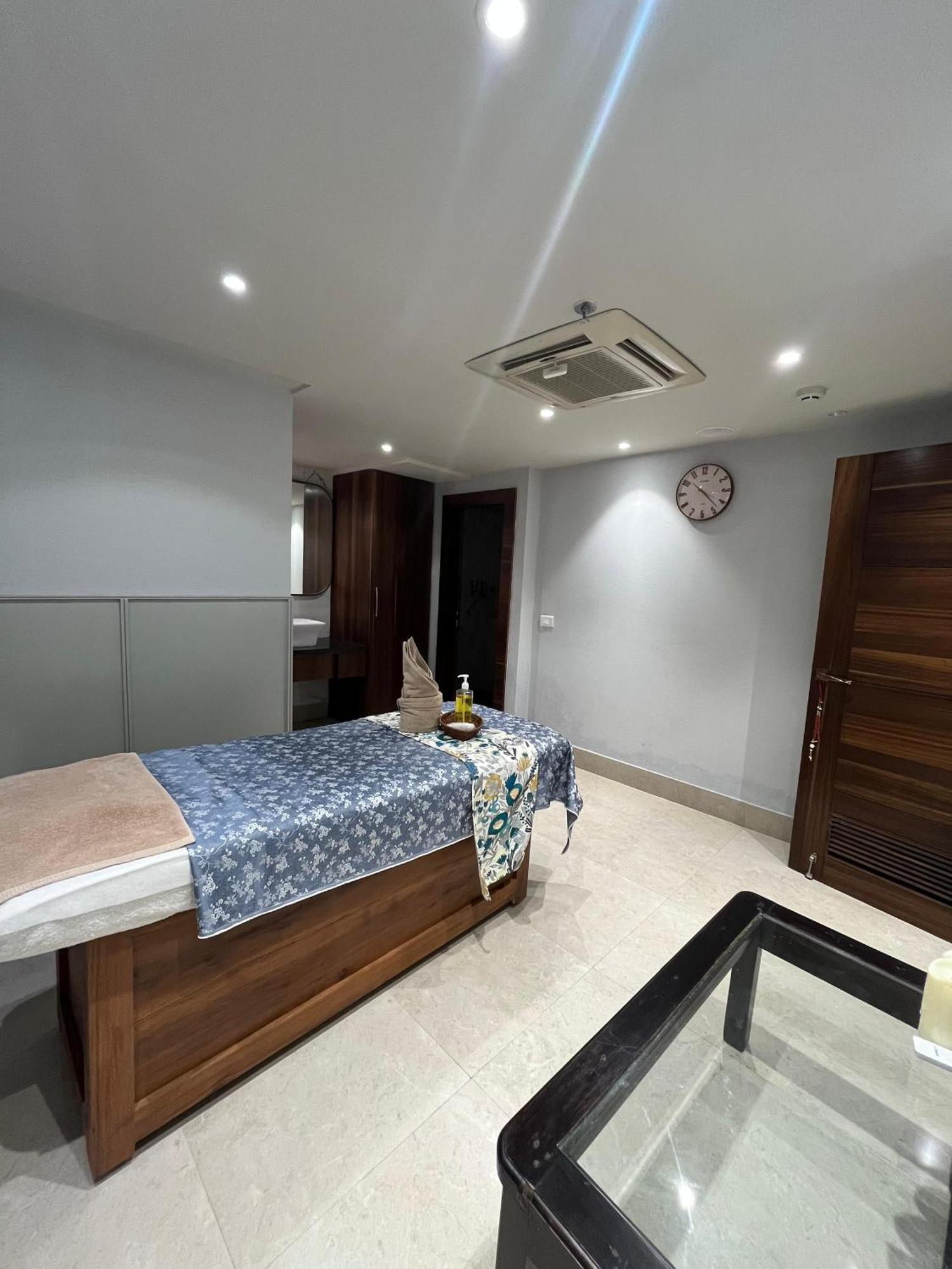 Regenta Dehradun By Royal Orchid Hotels Limited Bagian luar foto