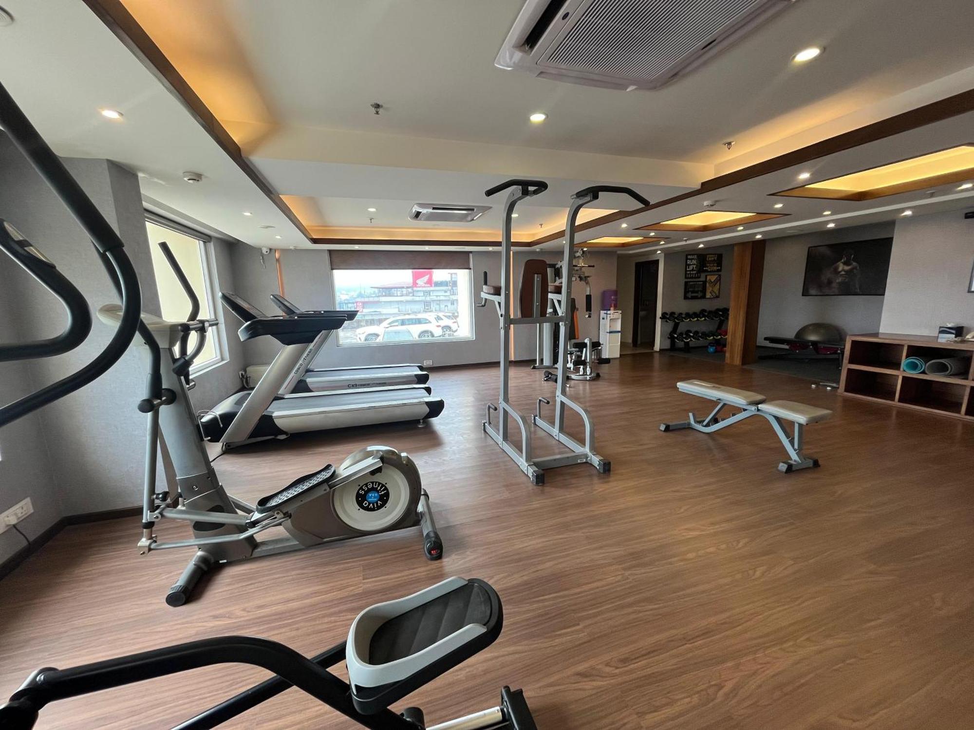 Regenta Dehradun By Royal Orchid Hotels Limited Bagian luar foto