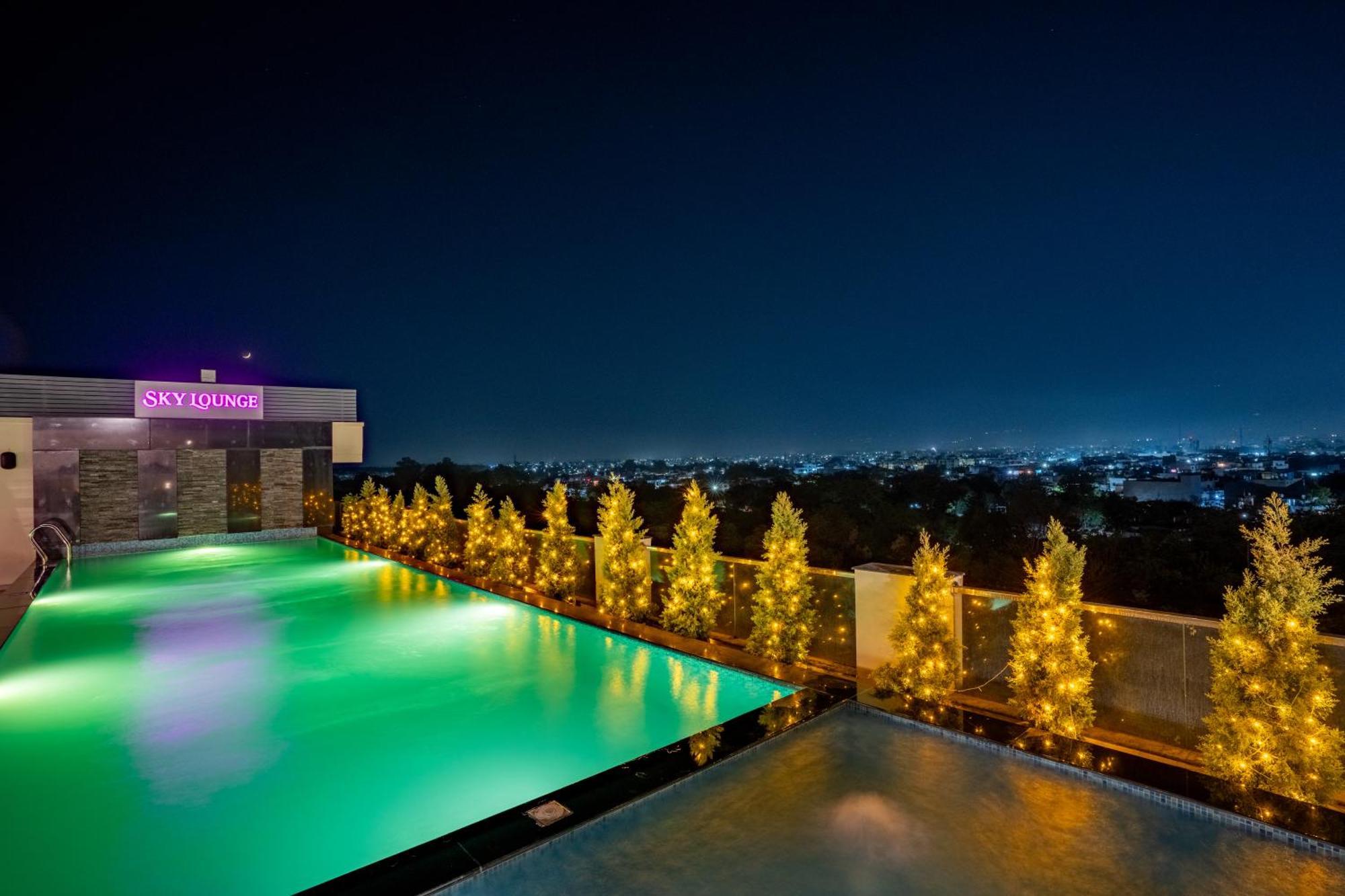 Regenta Dehradun By Royal Orchid Hotels Limited Bagian luar foto